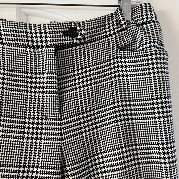 Calvin Klein Women’s Modern Fit size 2 black and white plaid/checkered - Picture 3 of 6